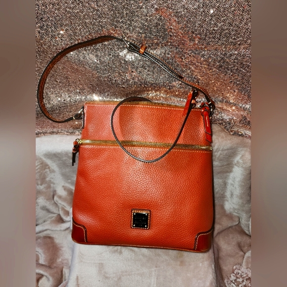 Dooney & Bourke pebbled leather crossbody - Picture 1 of 8